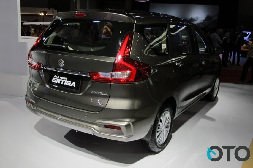 Suzuki ertiga tampak belakang