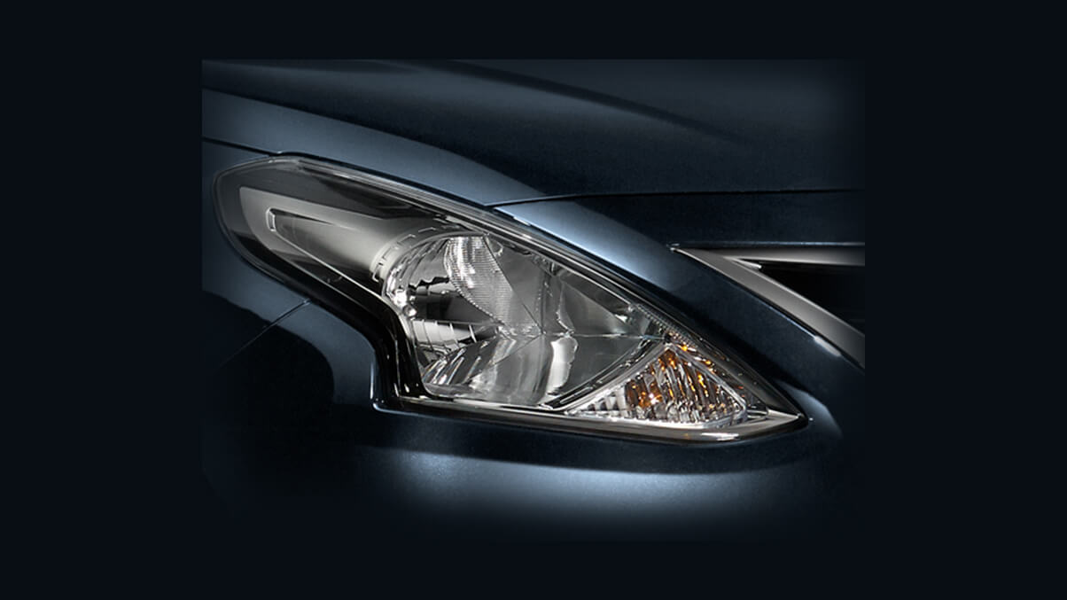 Nissan Almera teardrop headlamp