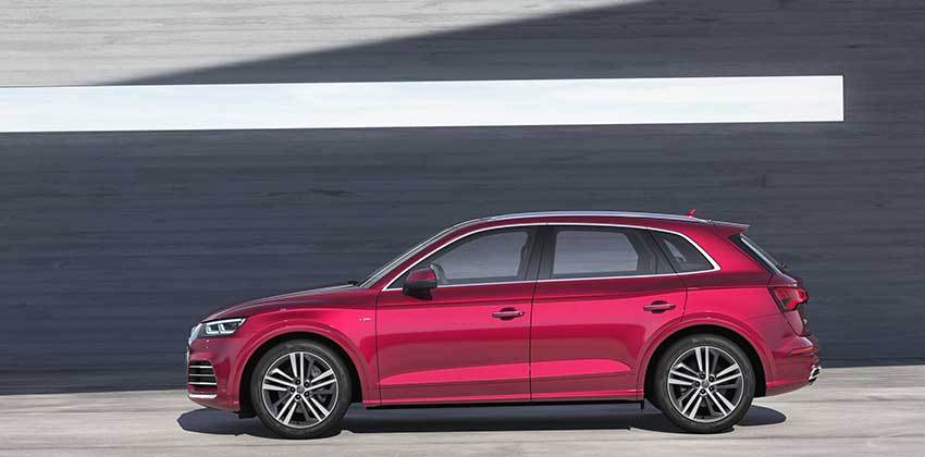 Audi Q5 L Side