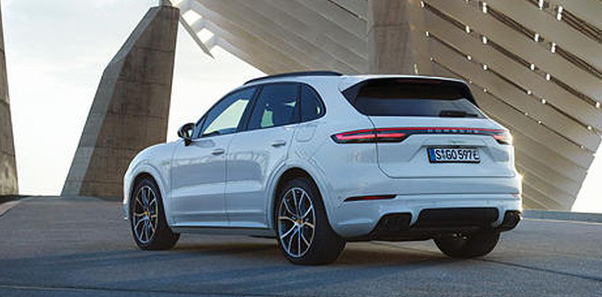2019 Cayenne Hybrid rear