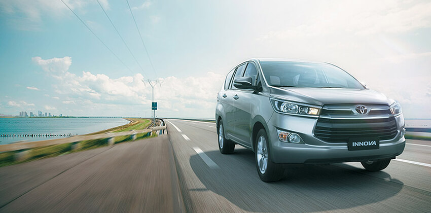 Toyota Innova Front