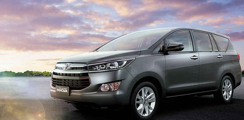Toyota Innova Side