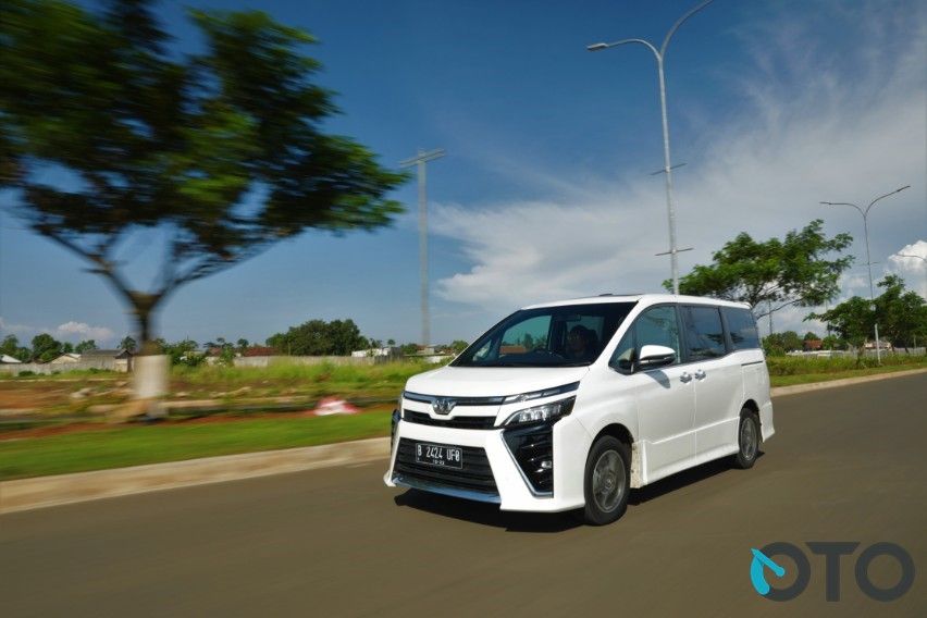 Tujuh Alasan yang Membuat Toyota Voxy Menarik untuk Dipakai Liburan Keluarga
