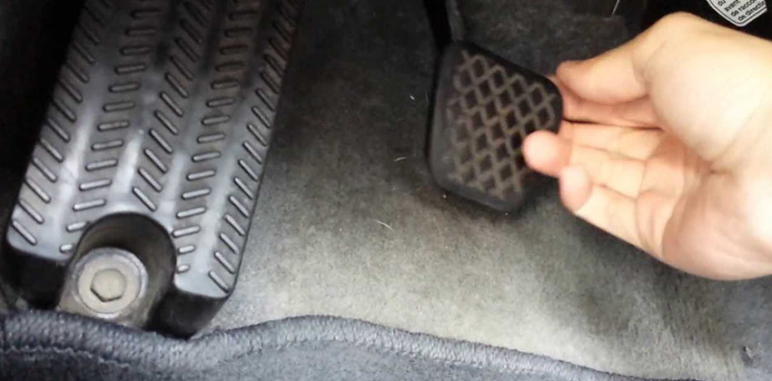  car Pedal wedged to the ground