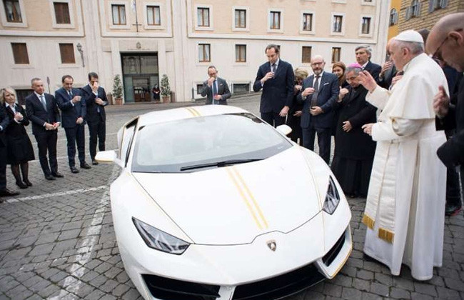 Pope Francis’ Lamborghini Huracan auctioned for $850,000