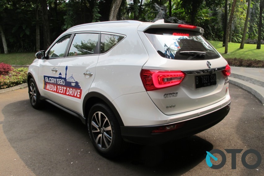 desain belakang gloy 580