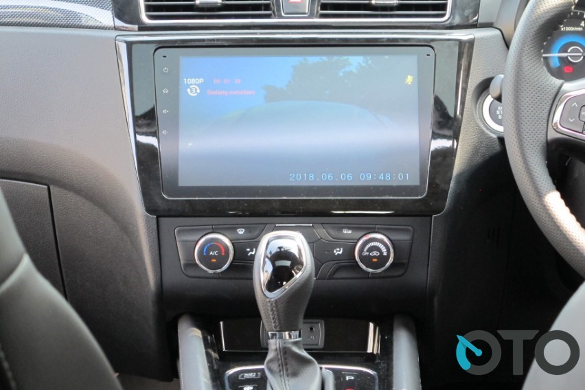 Layar sntuh DFSK GLory