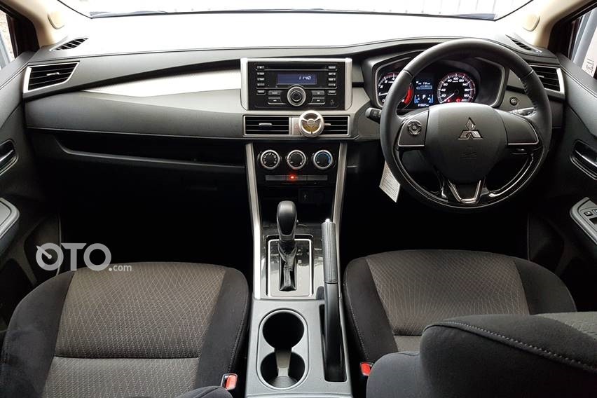 interior xpander