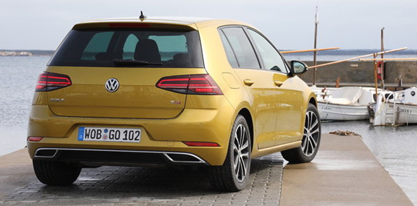 VW Golf R-Line