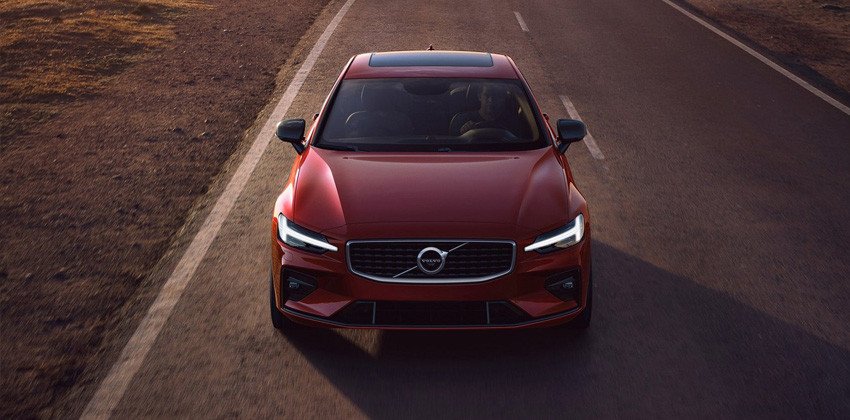 2019 Volvo S60 top-view