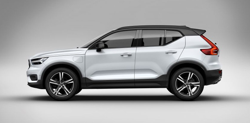 Volvo XC40 EV Side Image