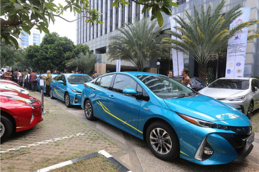 Bagaimana Strategi Toyota Indonesia Sambut Era Mobil Listrik?