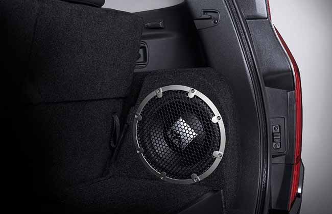  Rockford Fosgate in Montero Sport