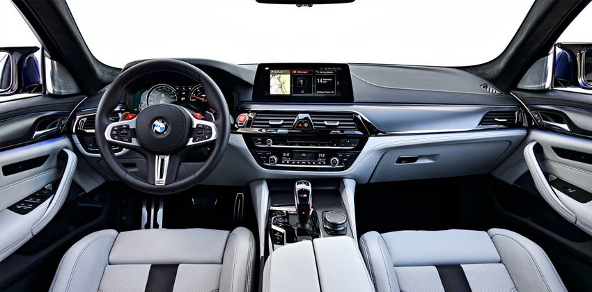 2018 BMW M5 cabin
