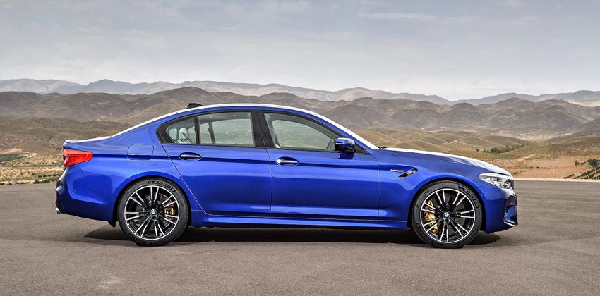2018 BMW M5 side