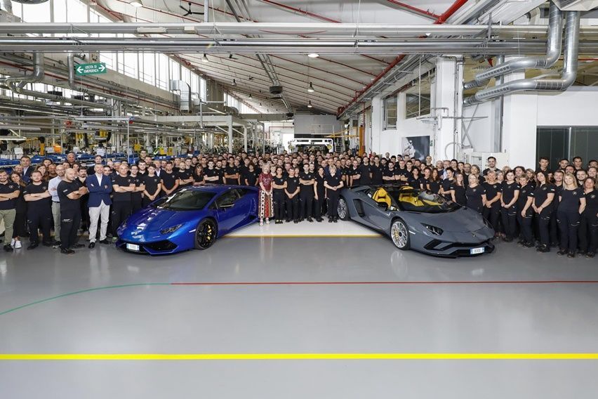 Penjualan Supercar Lamborghini Laris Manis