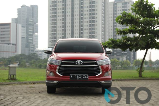 Pilihan Toyota Kijang Innova Bensin Captain Seat, Venturer atau Tipe Q? Pilihan Toyota Kijang Innova Bensin Captain Seat, Venturer atau Tipe Q?