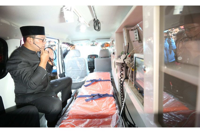 Ambulans Daihatsu Gran Max 