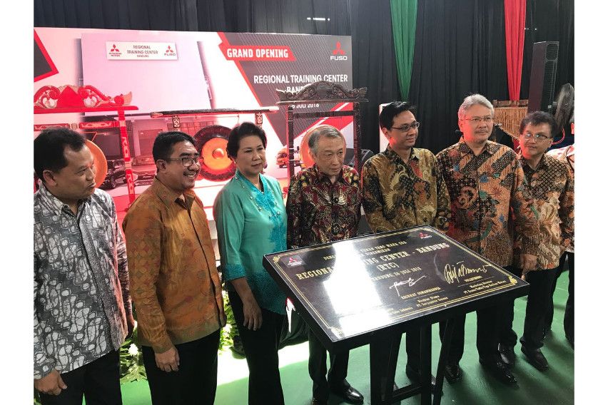 Mitsubishi Fuso Resmikan Pusat Pelatihan di Bandung