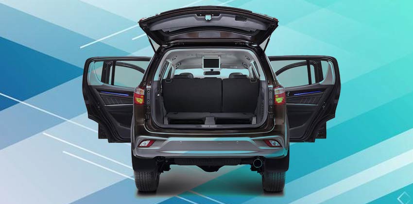 Isuzu mu-X boot space