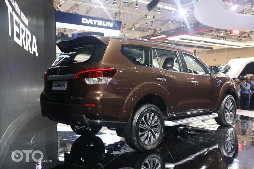 Nissan Terra 2018