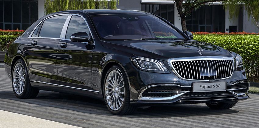 2018 Mercedes-Benz S-Class Maybach S 560 front and side profile