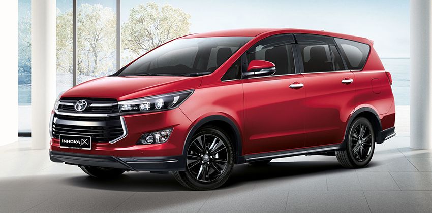 Toyota Innova exterior