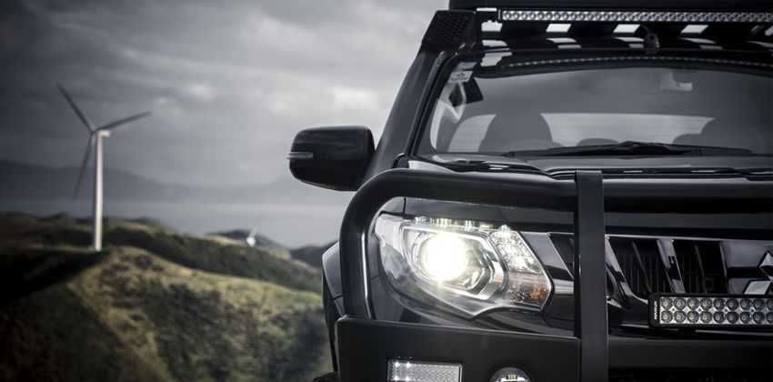 Mitsubishi Strada HEADLIGHT