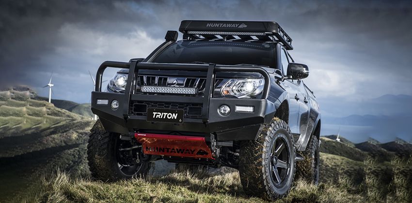 Mitsubishi Strada front