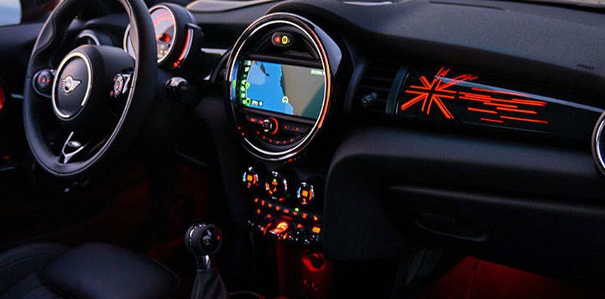 2019 Mini Cooper cabin