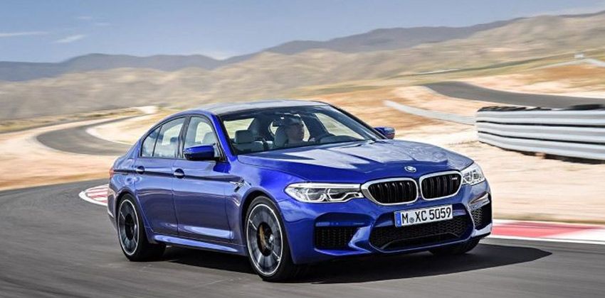 BMW M5 Competition side