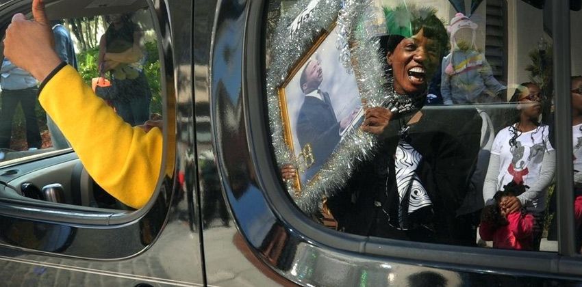 car mirrior reflection 