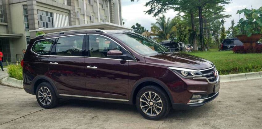 Wuling Cortez SIDE