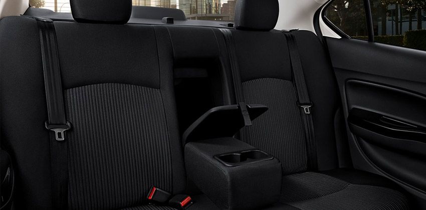 2018 Mitsubishi Mirage G4 cabin