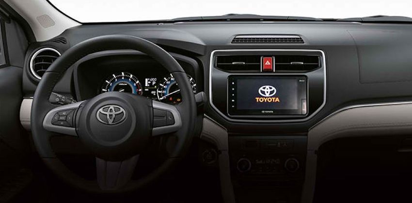 TOYOTA RUSH 2018 INTERIOR