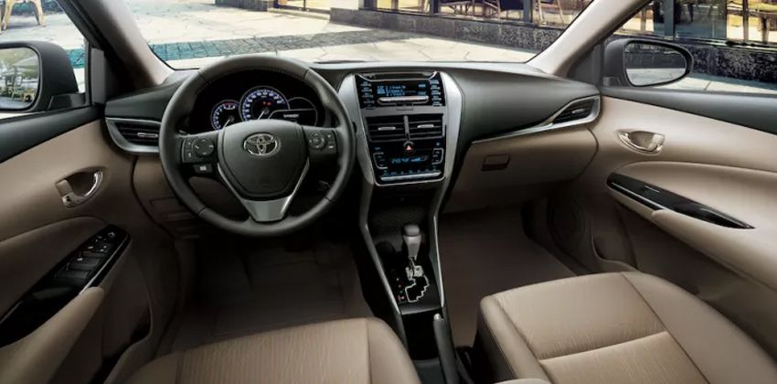 toyots yaris interior