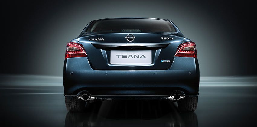 Nissan Teana Rear