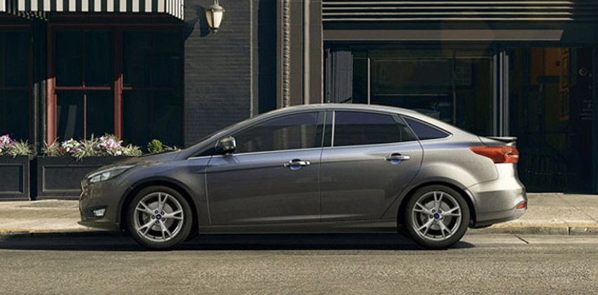 Ford Focus Sedan side