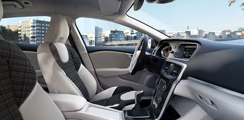 volvo v40 interior