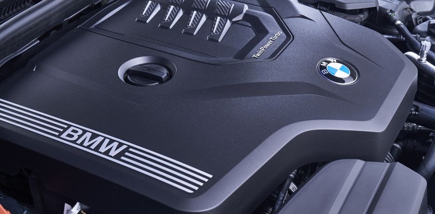 2019 BMW 3 Series engine