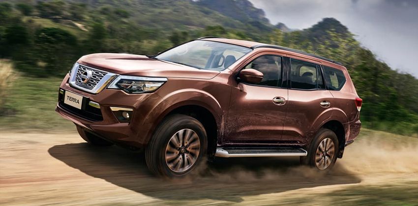 Nissan Terra side