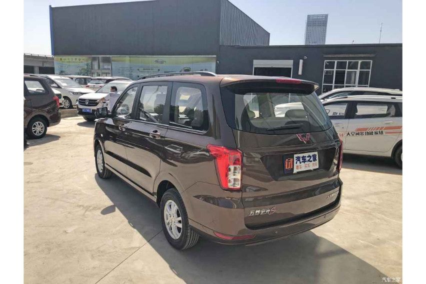 Wuling Confero 2019