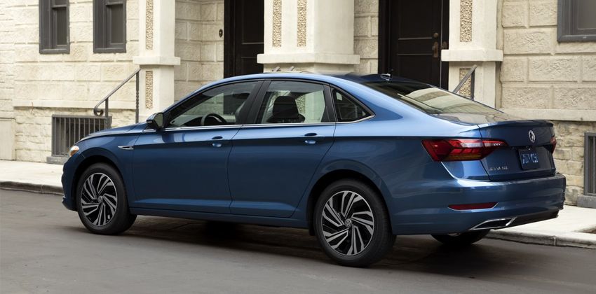 2019 Volkswagen Passat  side