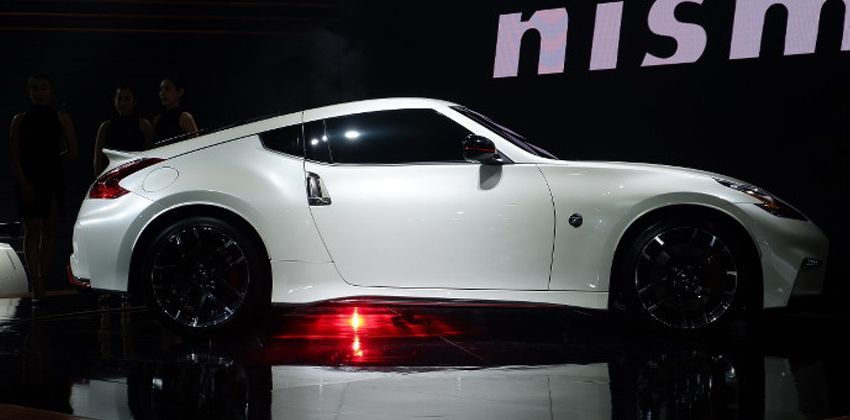 370Z Nismo side