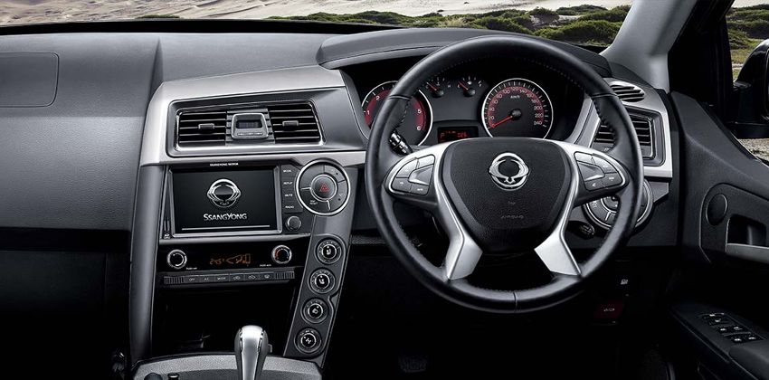  Ssangyong Musso interior