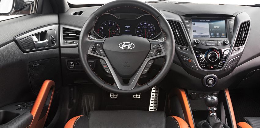Hyundai Veloster Turbo cabin