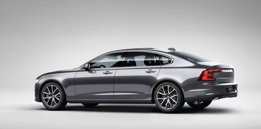 Volvo S90 T5 Momentum Side Angular