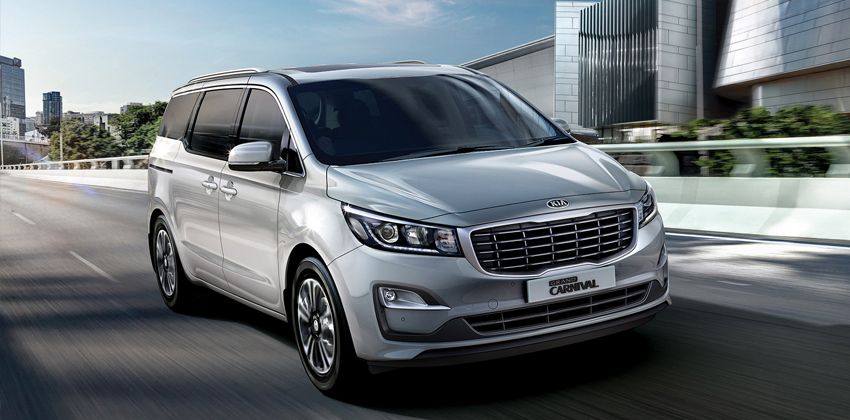 2019 Kia Grand Carnival Front Angular