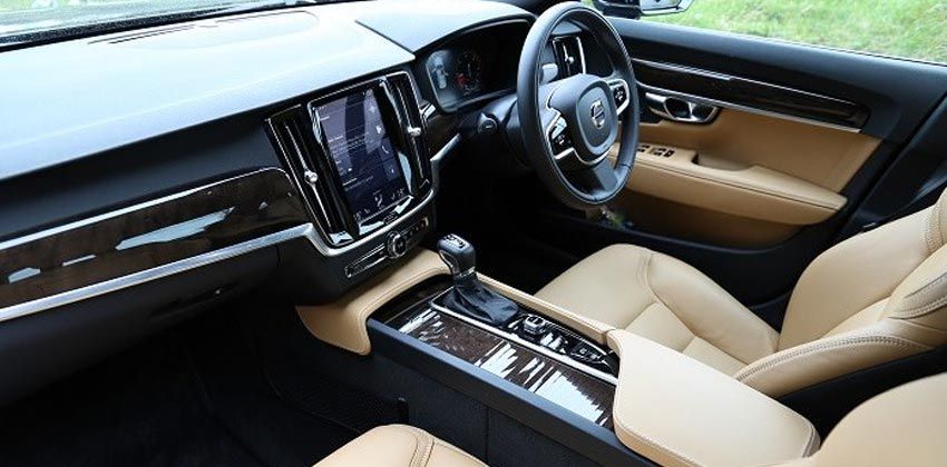 Volvo S90 T5 Momentum