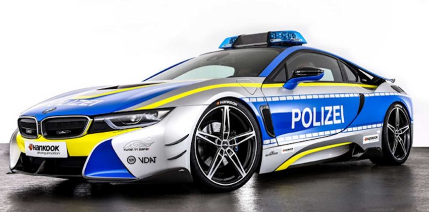 BMW i8 cop car